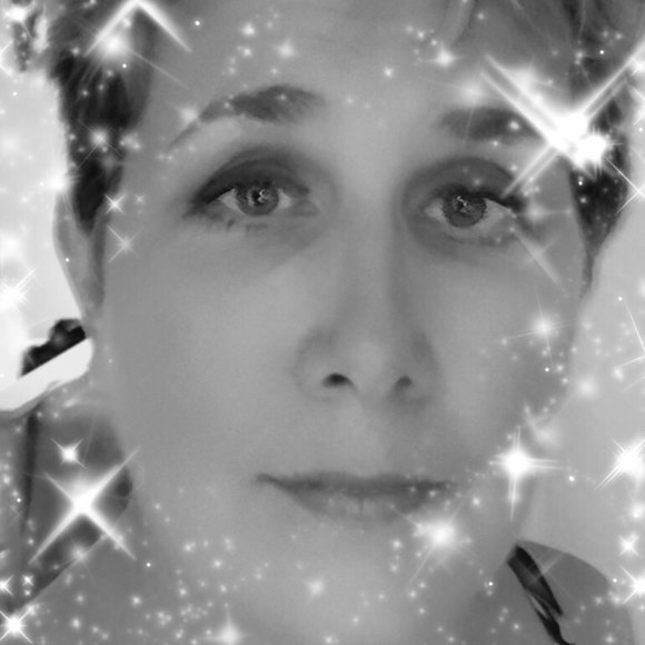 Meet your Posher, Kristen - Picture 1 of 1